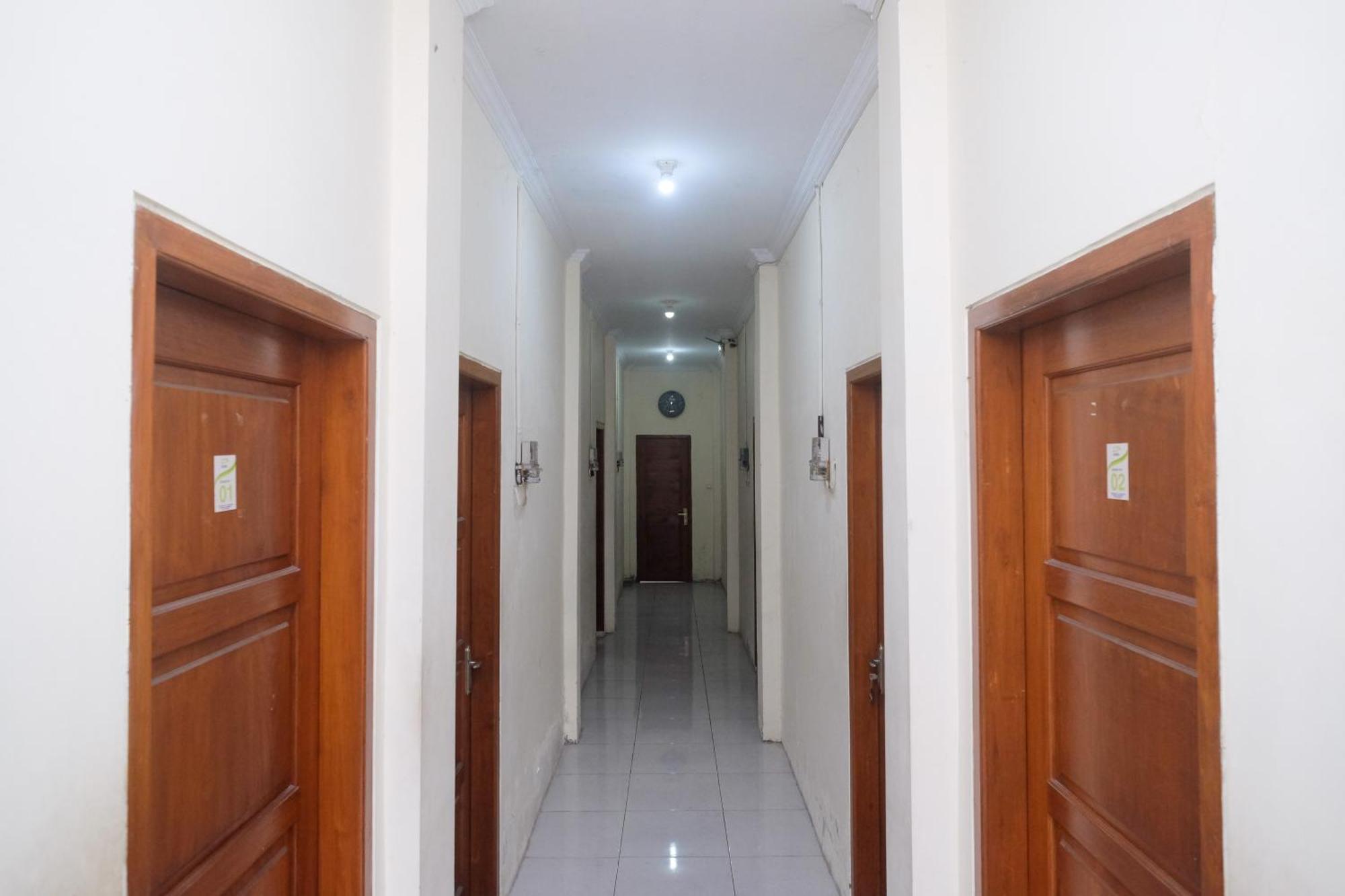 OYO 700 Griya Hanum Syariah Kejayan Bagian luar foto