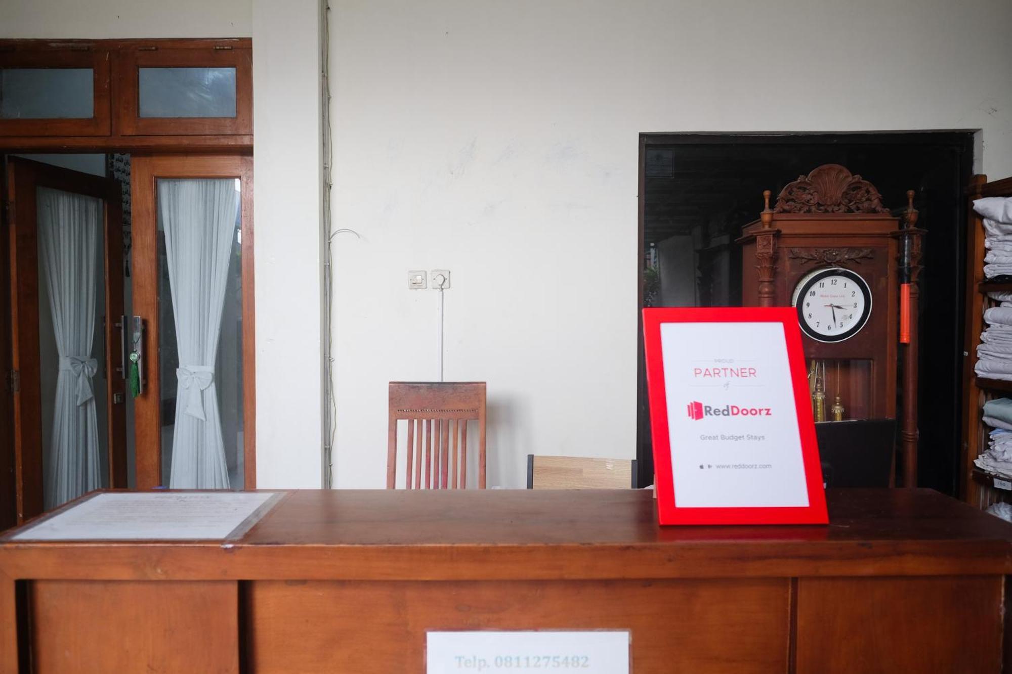 OYO 700 Griya Hanum Syariah Kejayan Bagian luar foto