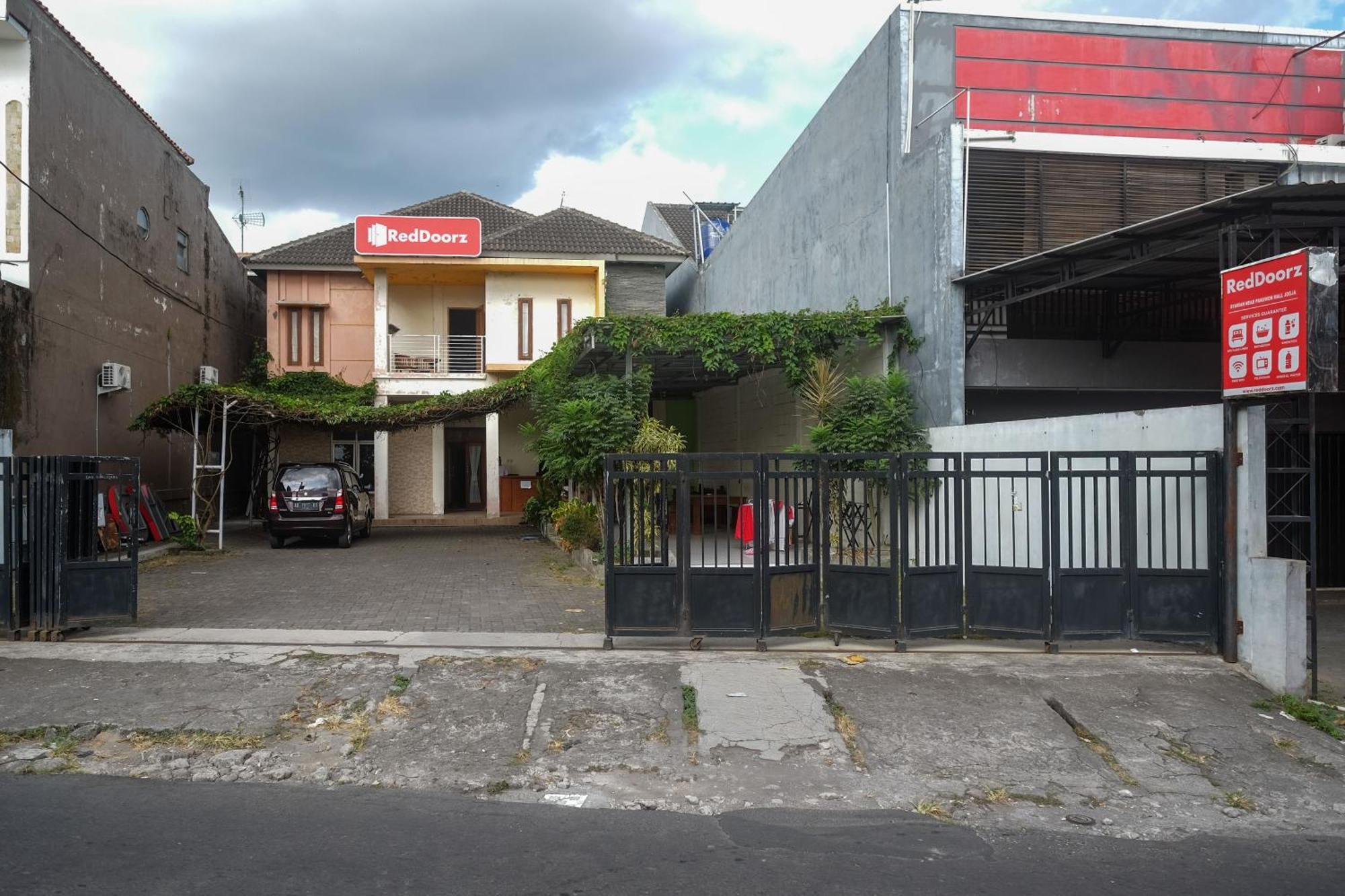 OYO 700 Griya Hanum Syariah Kejayan Bagian luar foto
