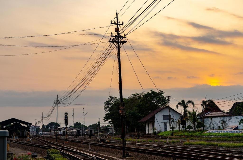 OYO 700 Griya Hanum Syariah Kejayan Bagian luar foto